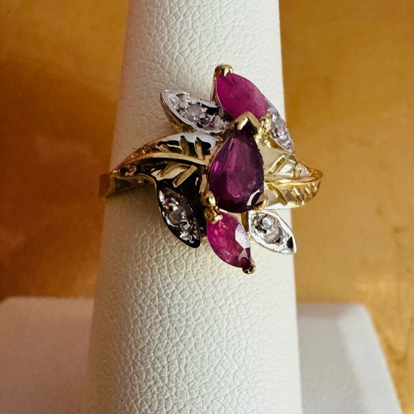 10K Yellow Gold Vintage Inspired Ruby Diamond Flower Leaf Ring Unique size 6.5 - Picture 4 of 10